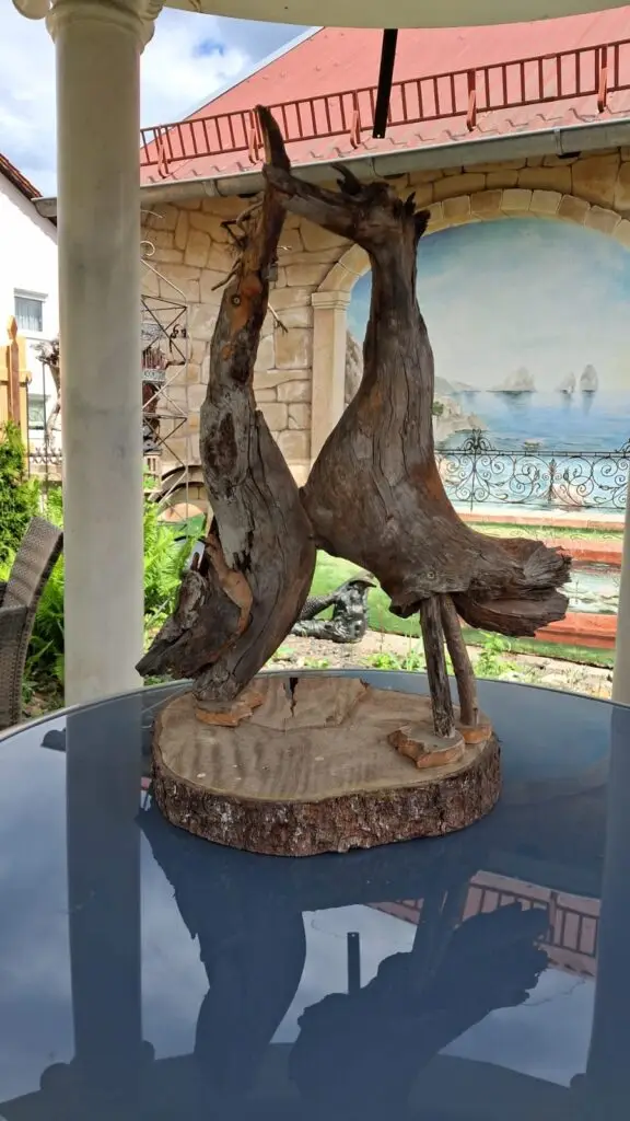 13 von vorn ein Kunstwerk von Viktor Kretz
